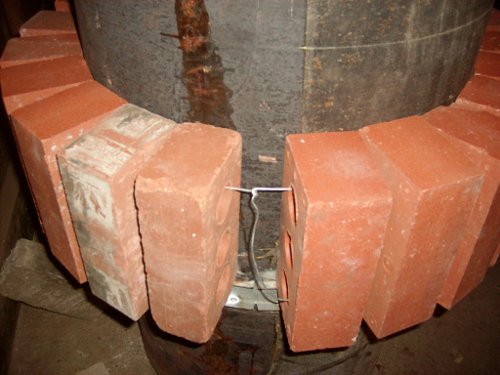 Steel wire holds bricks.